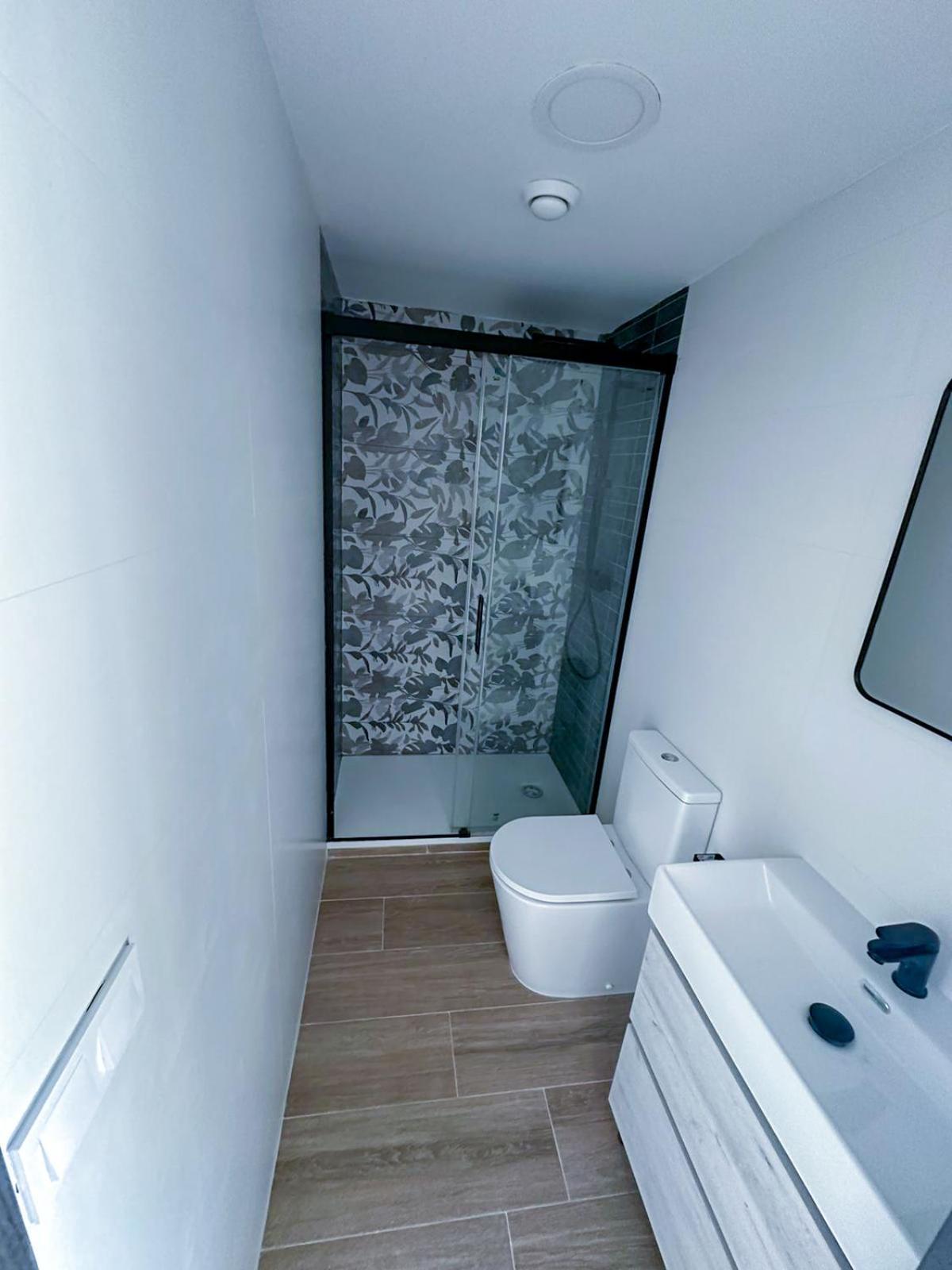 Zur Boutique Hostel Фуэнхирола Экстерьер фото