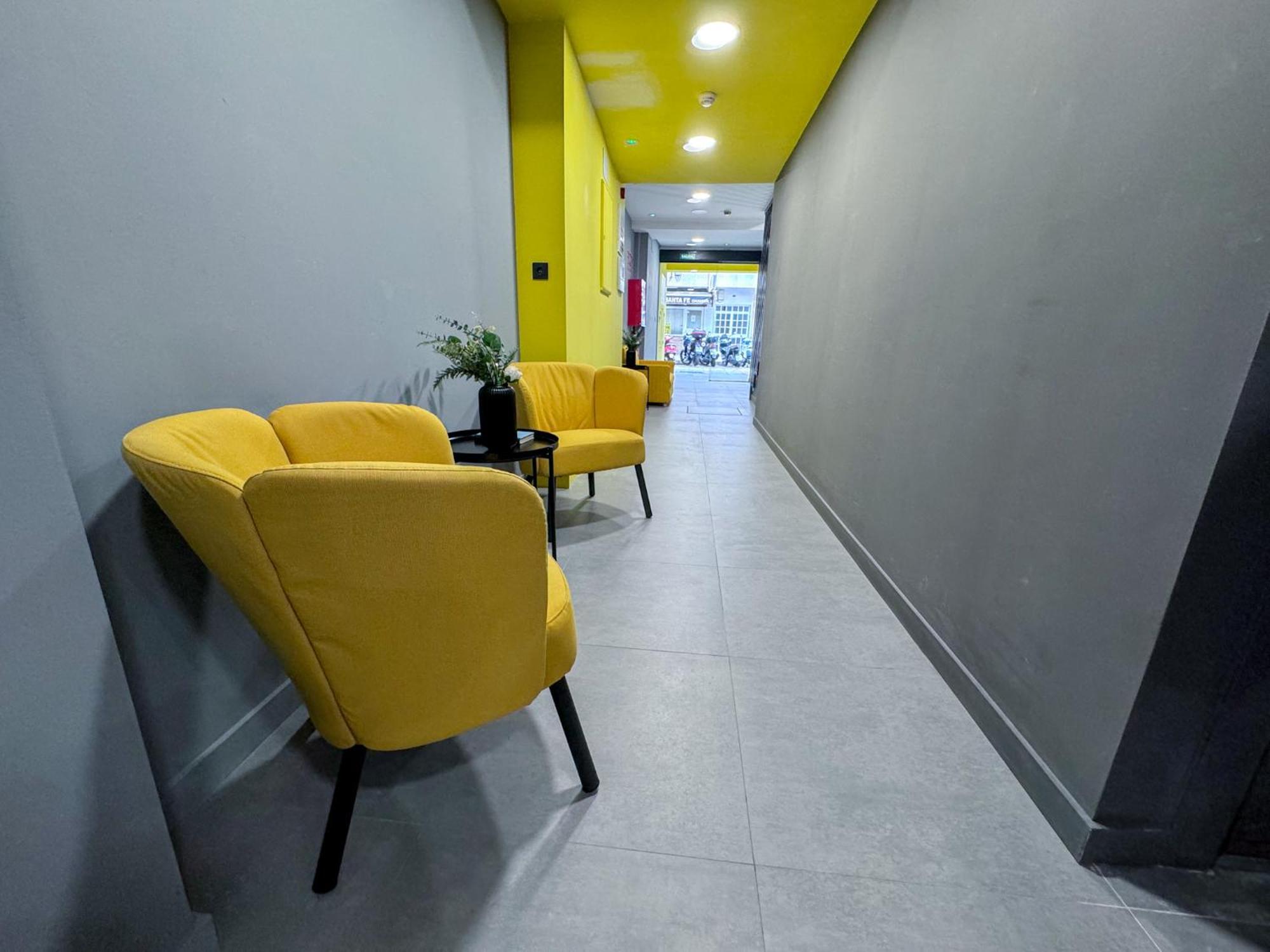 Zur Boutique Hostel Фуэнхирола Экстерьер фото